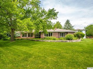 6 Bittersweet Rd, Mason City, IA 50401