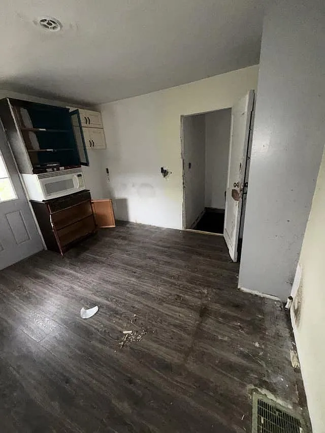 2 bed, 872 sqft, $510 — Photo 2