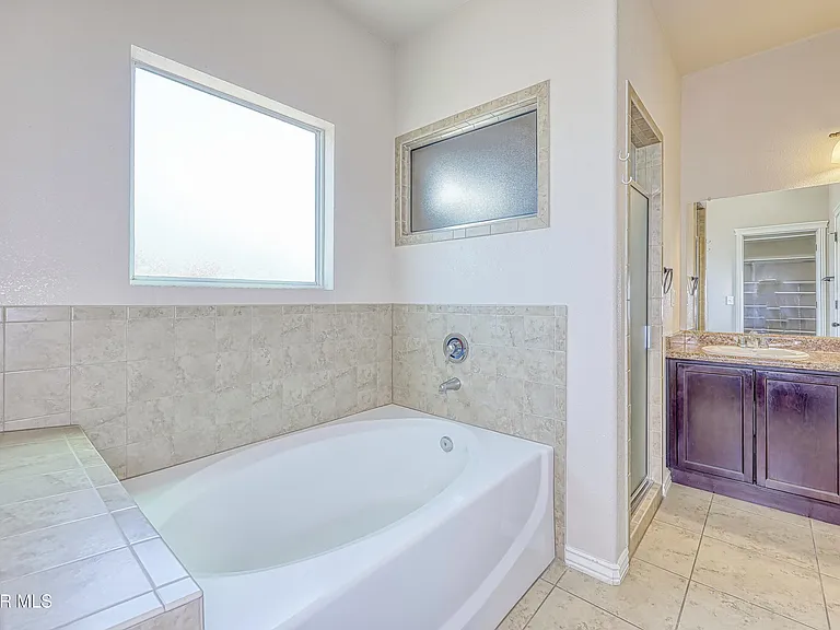 5601 Valley Maple Dr — Photo 38