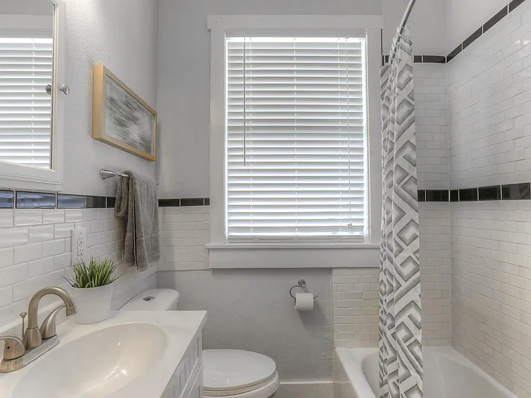 2904 W Estrella St #5 — Photo 22