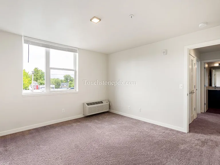 424 NE Jessup St #10 — Photo 29