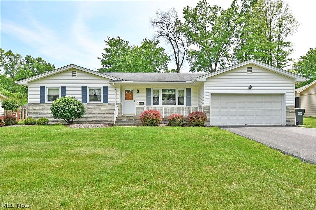 3775 Robert Frost Dr, Youngstown, OH 44511 Zillow