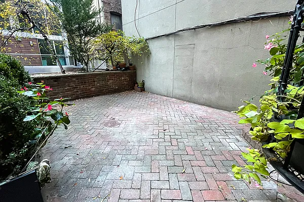 Rented by Corcoran | media 12