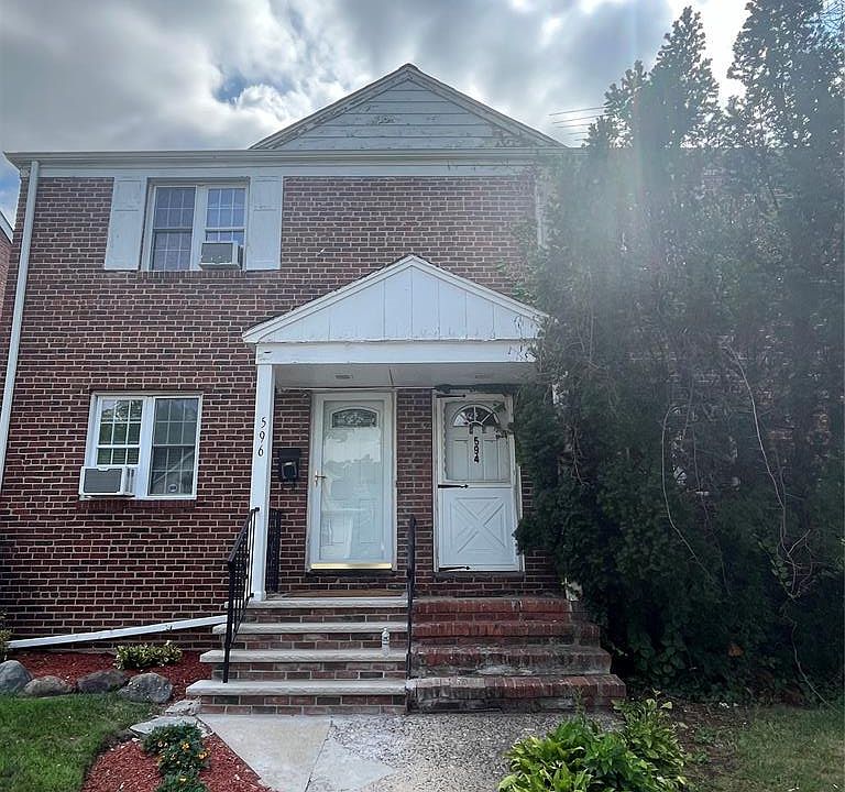 1st image of 594 N Maple Ave