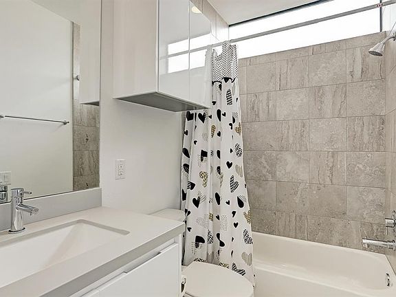 En-suite bathroom for the first floor bedroom.