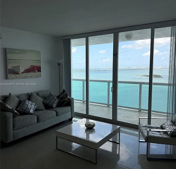 1800 N Bayshore Dr #2107 — Photo 3