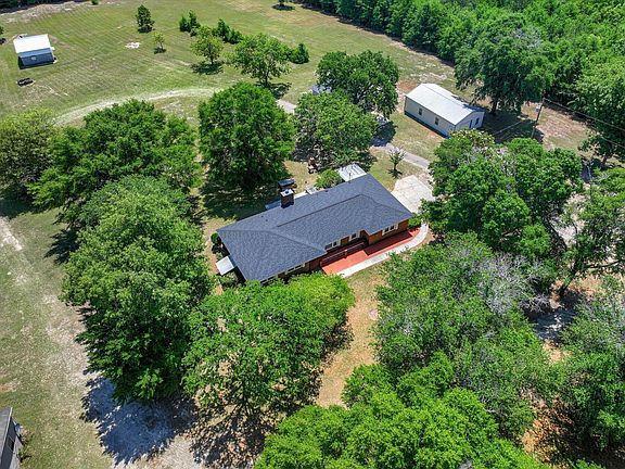 2nd image of 301 Douglas Dr