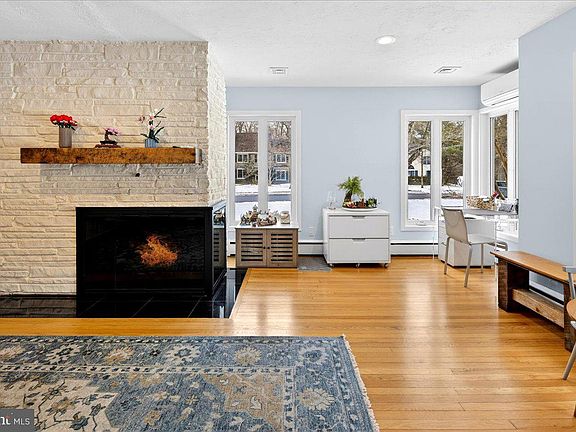 4th image of 14 Baldwin St