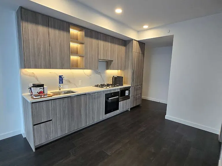18 Esther Shiner Blvd #2111 — Photo 27