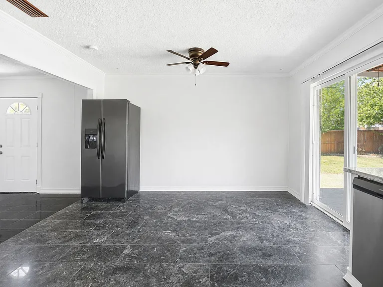 2930 Lancer Ln — Photo 3