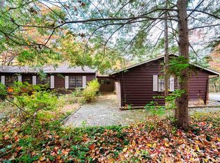 17064 Cats Den Rd, Chagrin Falls, OH 44023
