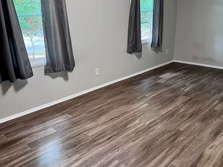 1101 Scaleybark Rd — Photo 8