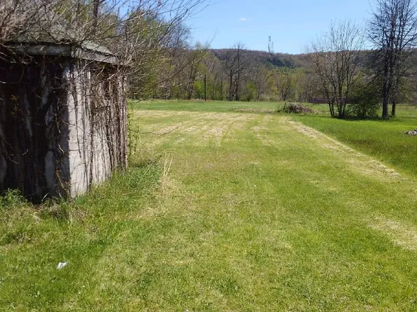 Walnut Dr, Berwick, PA 18603