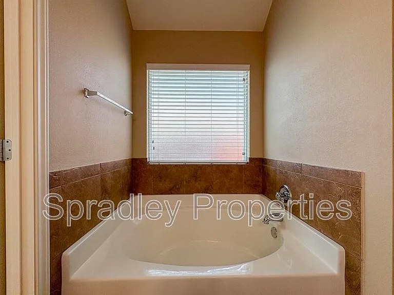 1113 Branchwood Way — Photo 18