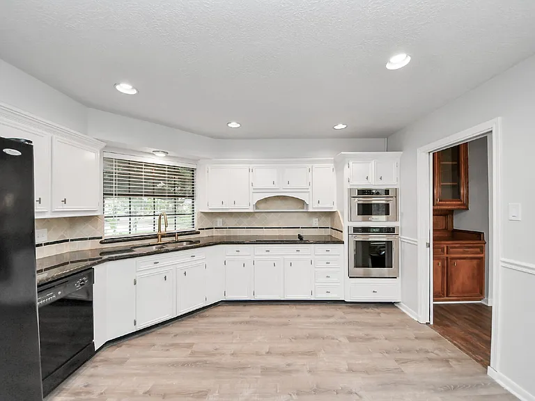 1023 Oyster Bay Dr — Photo 4