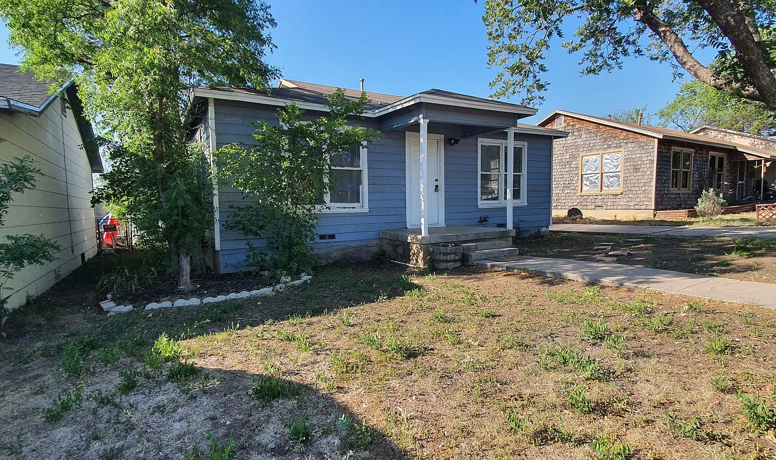 Quaint 2 bedroom 1 bath home available SOON! — Photo 2