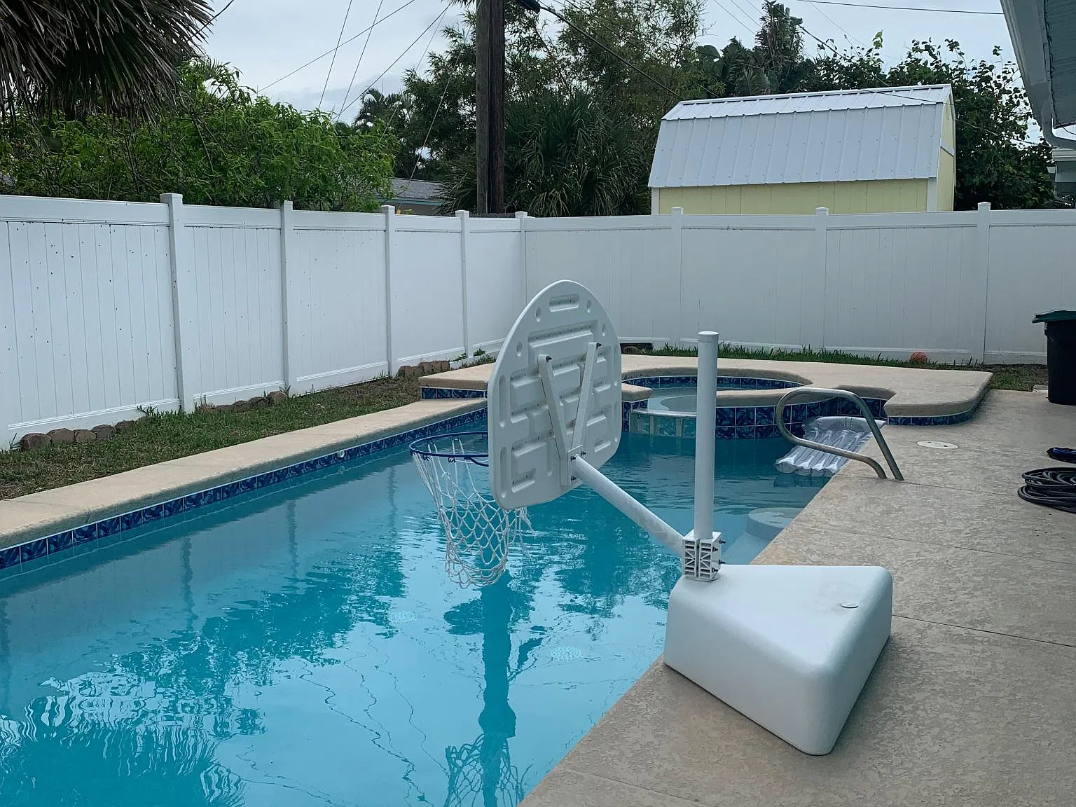 100 Surry Ln — Photo 4