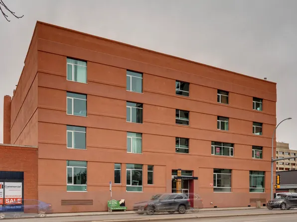 10301 109th St NW, Edmonton, AB T5J 1N4