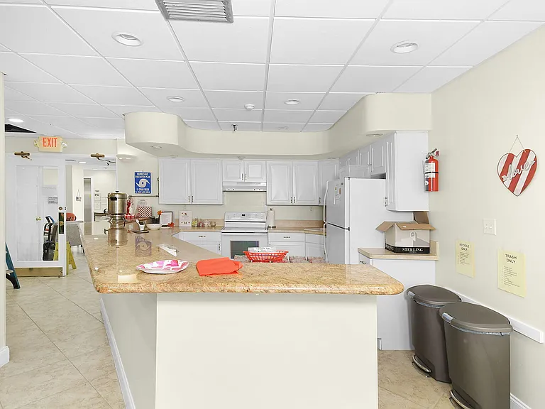 9900 S Ocean Blvd #1506 — Photo 32