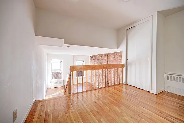 Rented by Urbane Brokerage | media 7