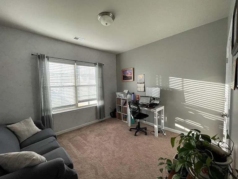 Shakleton Dr — Photo 10
