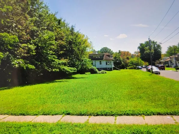 206 E Camden Ave, Moorestown, NJ 08057