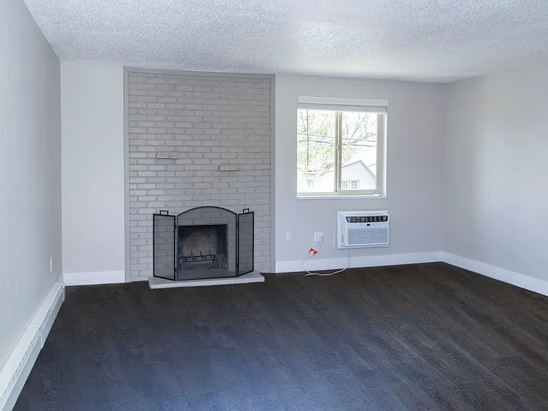 137 S Penn — Photo 39