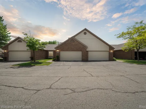 46860 High Meadows Ct, Macomb, MI 48044