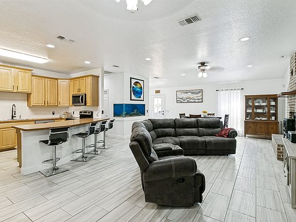5th image of 7647 Blanchard Way