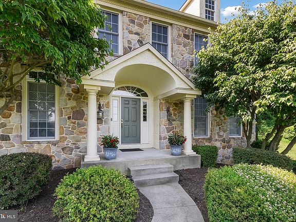 2nd image of 5 Misty Meadow Dr