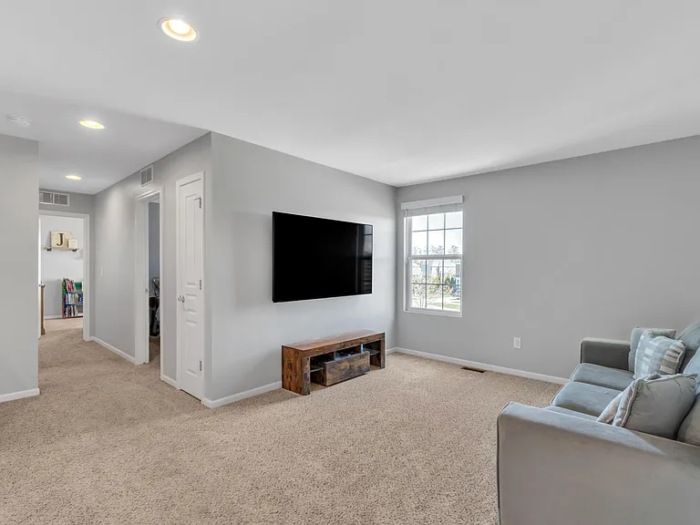 15745 Diamante Dr — Photo 40