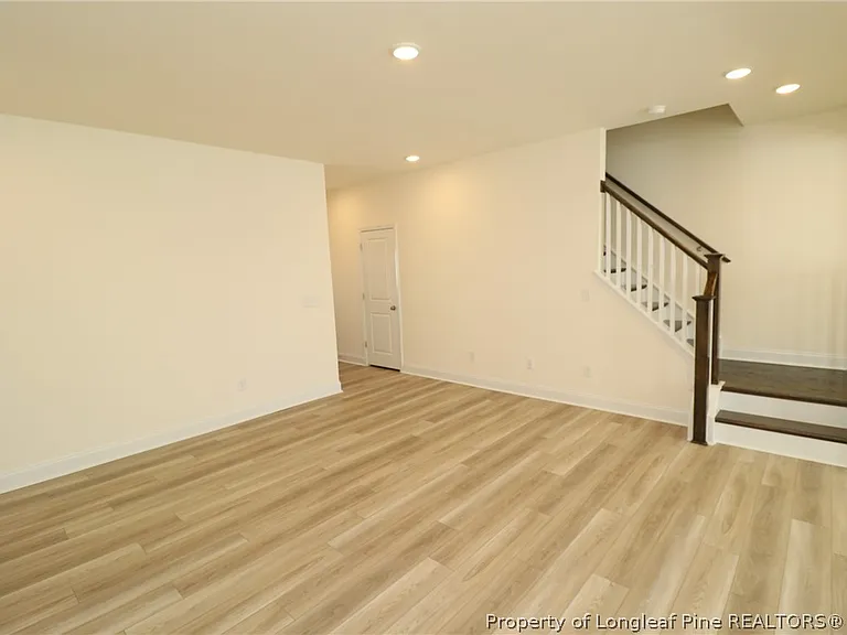917 Kensley Grove Ln — Photo 8