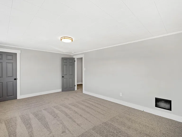 3001 Home Ave — Photo 10
