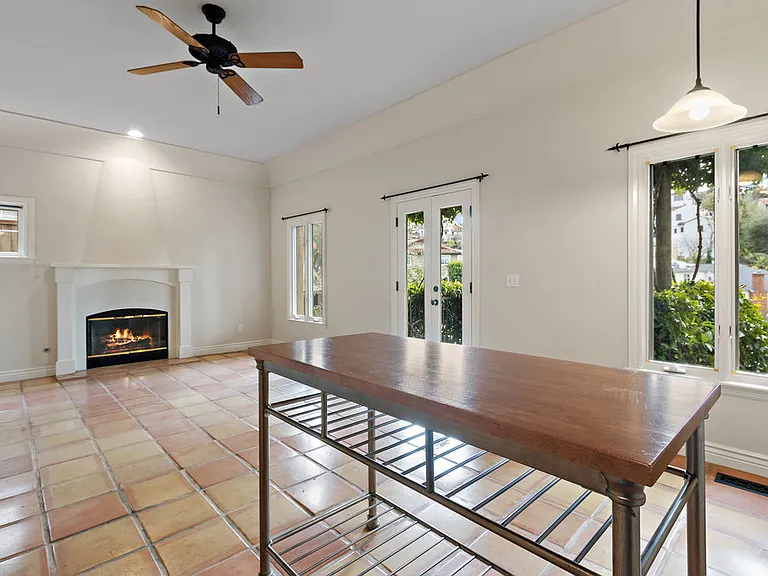 6362 Broadway Ter — Photo 30