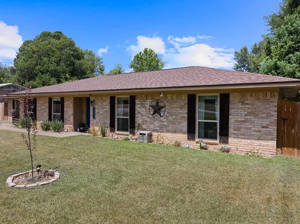141 Larkspur, Beckville, TX 75631