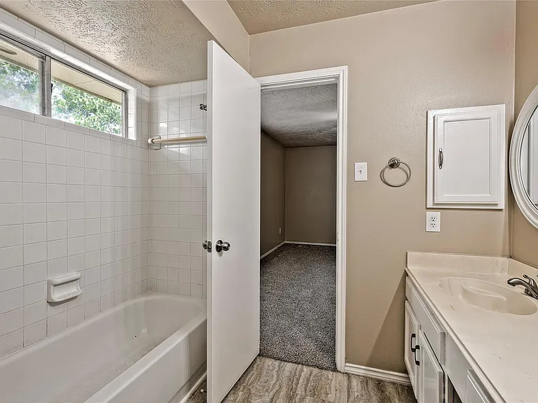 2627 Autumn Springs Ln — Photo 14