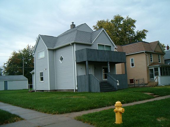 3rd image of 1268 1/2 40th St #2