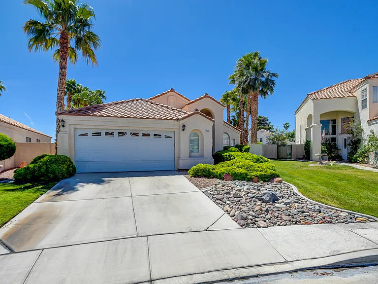 7365 Tamarind Ave — Photo 20