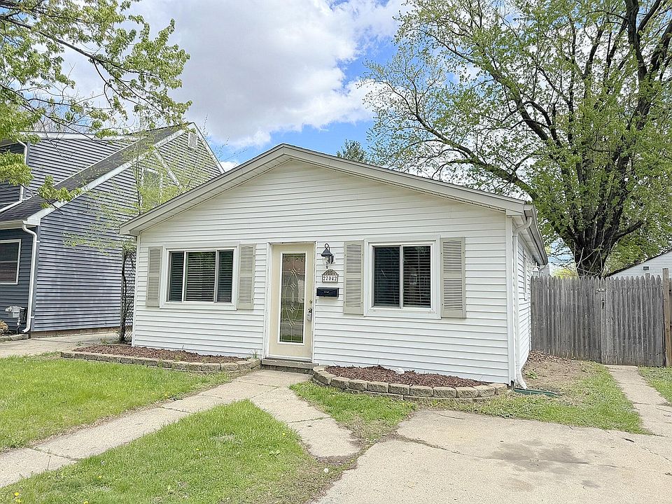1st image of 27042 Brettonwoods St