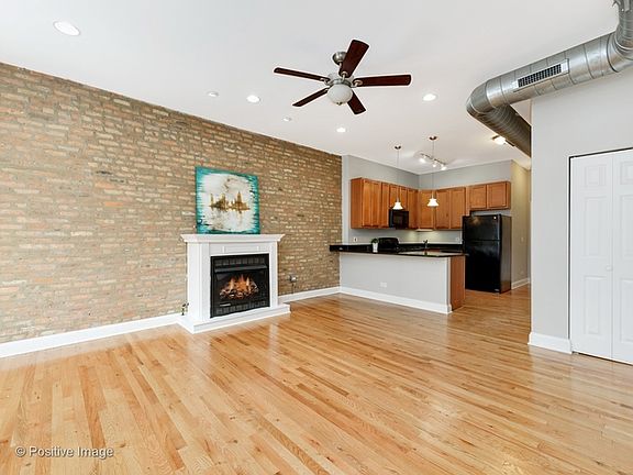 2nd image of 1711 N Whipple St