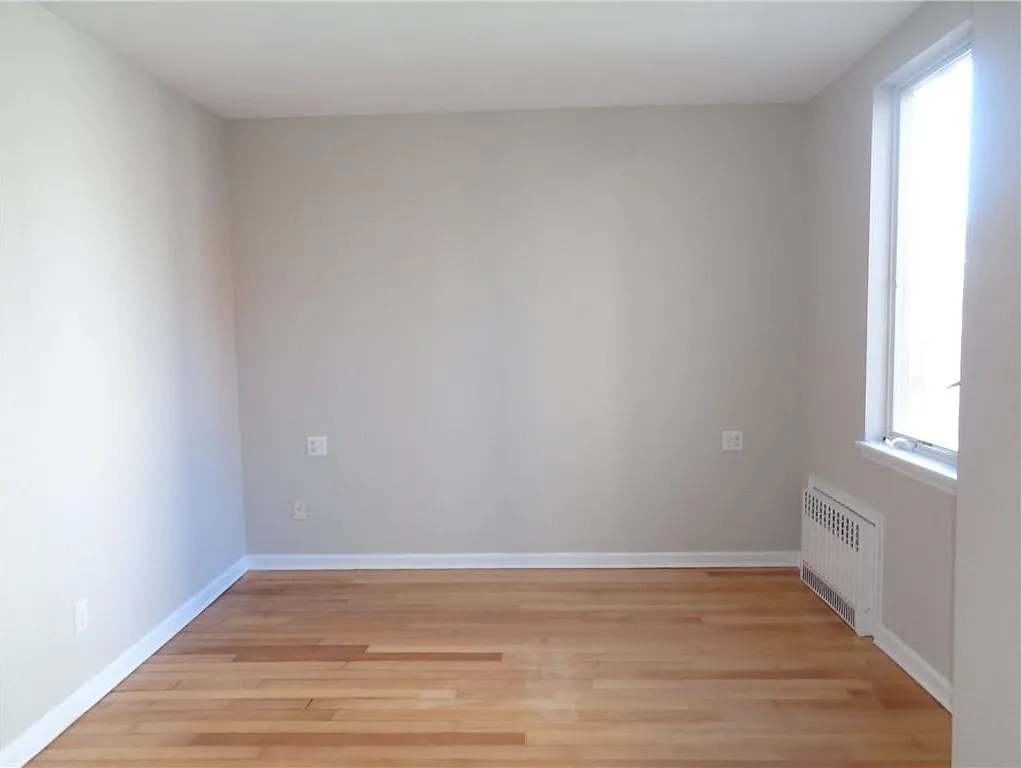 4 bed, 1000 sqft, $4,070 — Photo 4