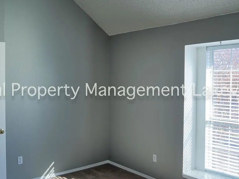 7500 Waterside Pl — Photo 22