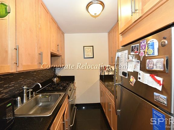 4th image of 2534 Crescent St #1PP