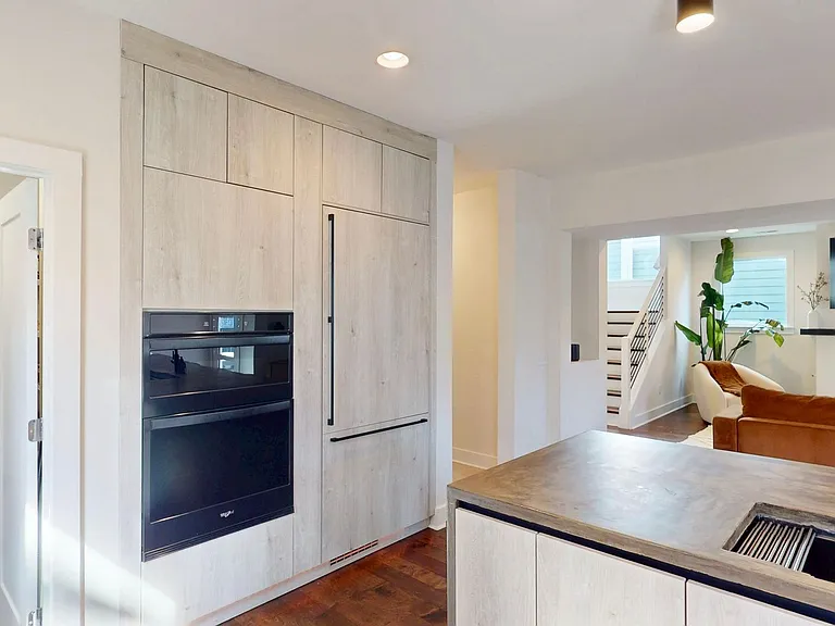 1220 Lomax Ave — Photo 17