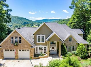 14 Country Club Rd, Mills River, NC 28759