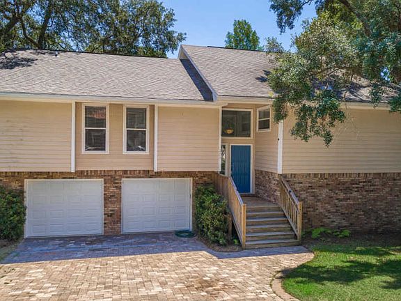 2nd image of 223 Dominica Cir E
