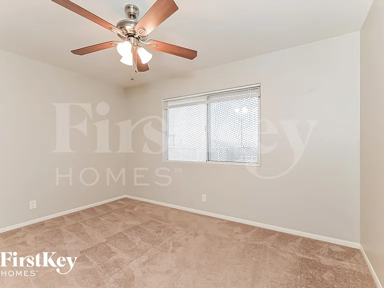 518 E Fairway Rd — Photo 12