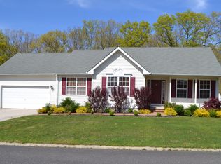30 Churchill Dr, Millville, NJ 08332