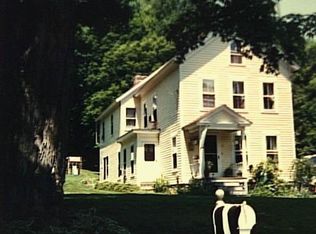 26 Dayton St, Sandy Hook, CT 06482