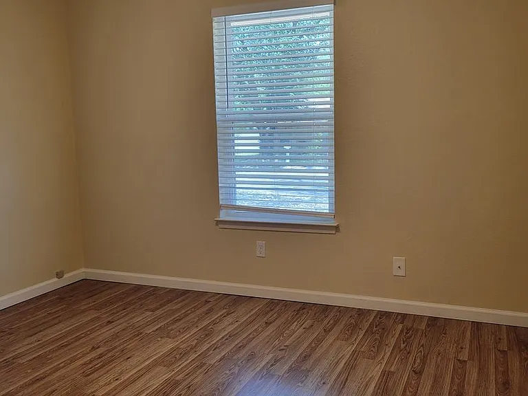 1229 Preswick Cir — Photo 12
